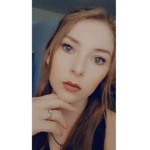 Meet your Posher, Brittney